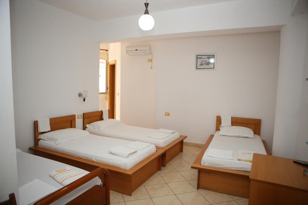 Hotel Alpine Vlorë Pokoj fotografie