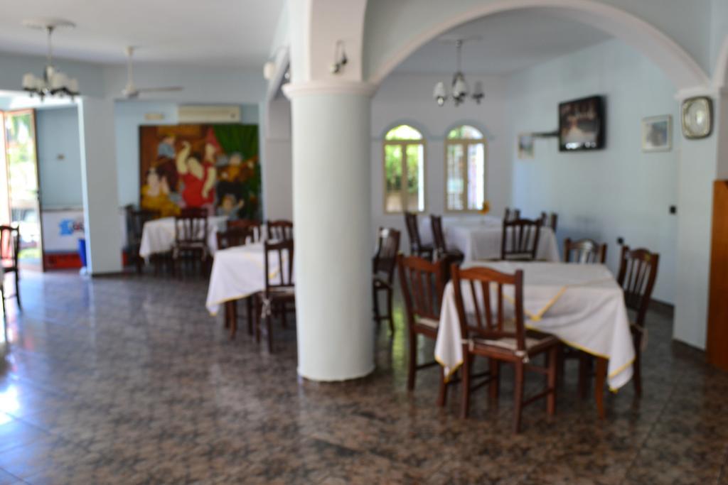Hotel Alpine Vlorë Exteriér fotografie