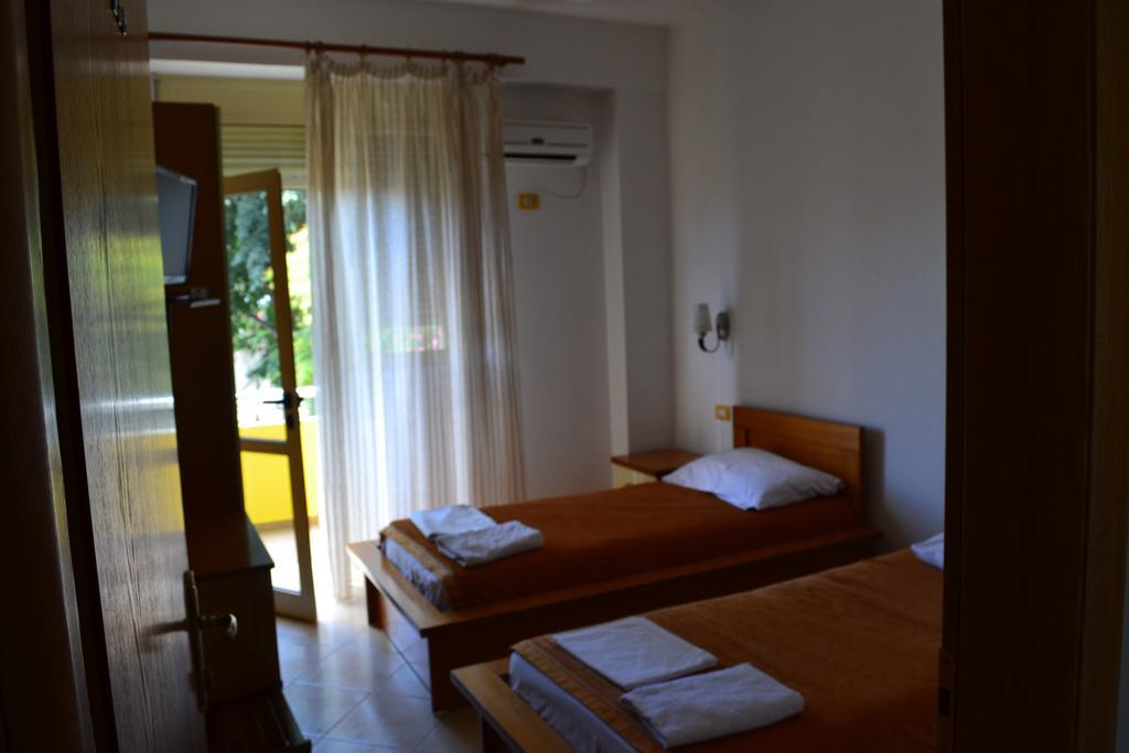 Hotel Alpine Vlorë Pokoj fotografie